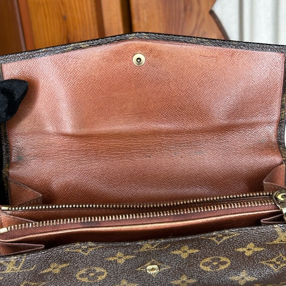Louis Vuitton Sarah Monogram Wallet - FULL INCLUSION - Picture 14 of 15